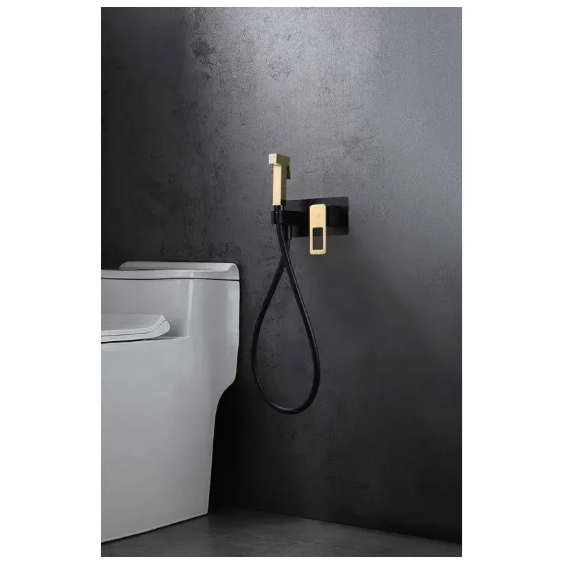 imex_suecia_bdc032_5ngold_ducha_higienica_con_un_grifo_monomando_de_diseno_moderno_en_color_negro_oro_suecia_2