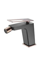 Grifo monomando para bidé fabricado en latón negro y oro rosa con un caño recto Suecia de Imex