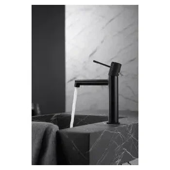 imex_line_grifo_monomando_fabricado_en_latón_con_un_cierre_de_cerámica_y_un_acabado_negro_mate_2