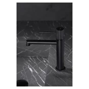 imex_line_grifo_monomando_fabricado_en_latón_con_un_cierre_de_cerámica_y_un_acabado_negro_mate_4