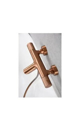 Grifería termostática para bañera y ducha hecha de latón con acabado oro rosa cepillado Line de Imex
