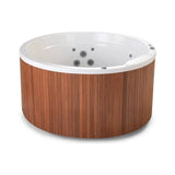 Spa apto para cuatro personas de forma circular de 178 cm fabricado en acrílico Broadway Round Roca