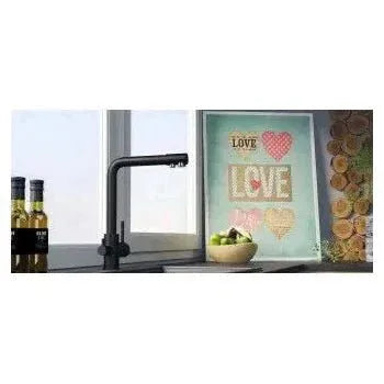 Vista principal de Grifo de cocina de 3 vías con ósmosis y estructura redonda en negro mate Nilo de Valaz