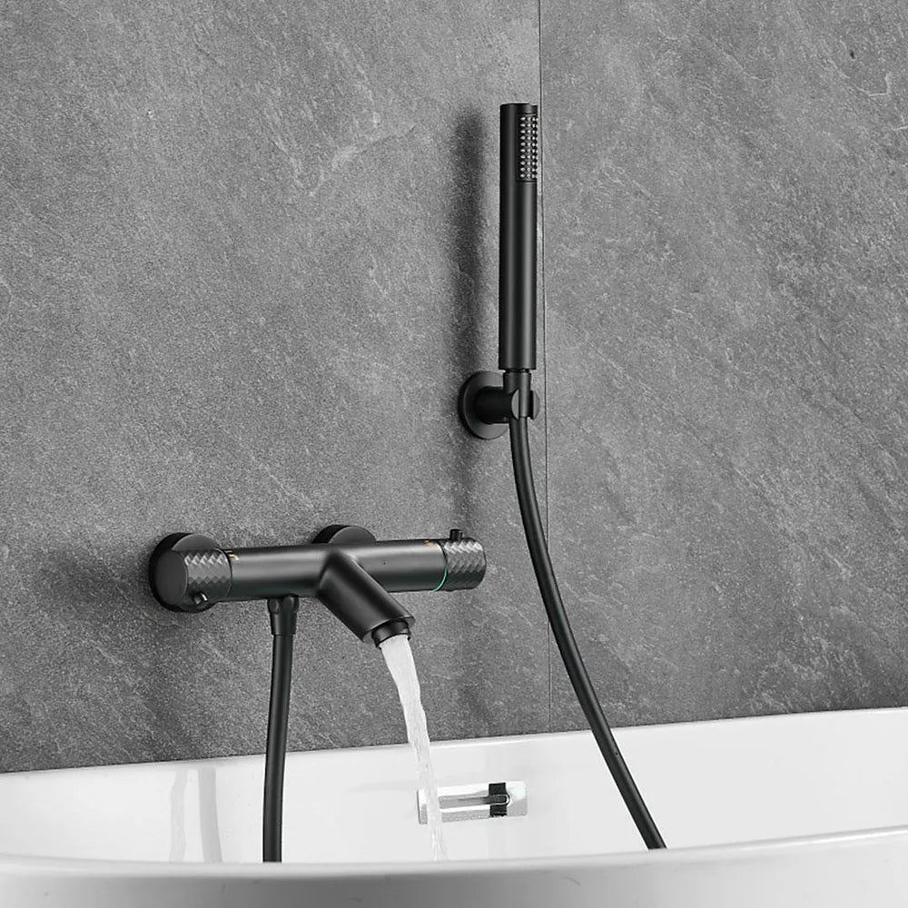 Plano o detalle técnico de Grifo de ducha/bañera termostático negro mate maneta luxury Birim de Valaz