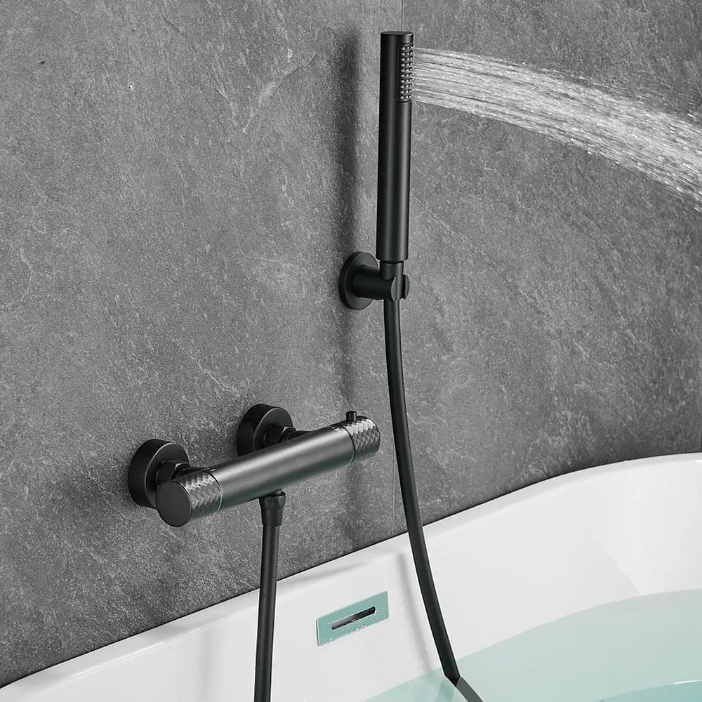 Plano o detalle técnico de Grifo de ducha termostático negro mate con maneta luxury Birim de Valaz (vista 4)