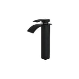 Rubinetto lavabo alto monocomando con uscita a cascata in ottone nero opaco Aljibe di Valaz
