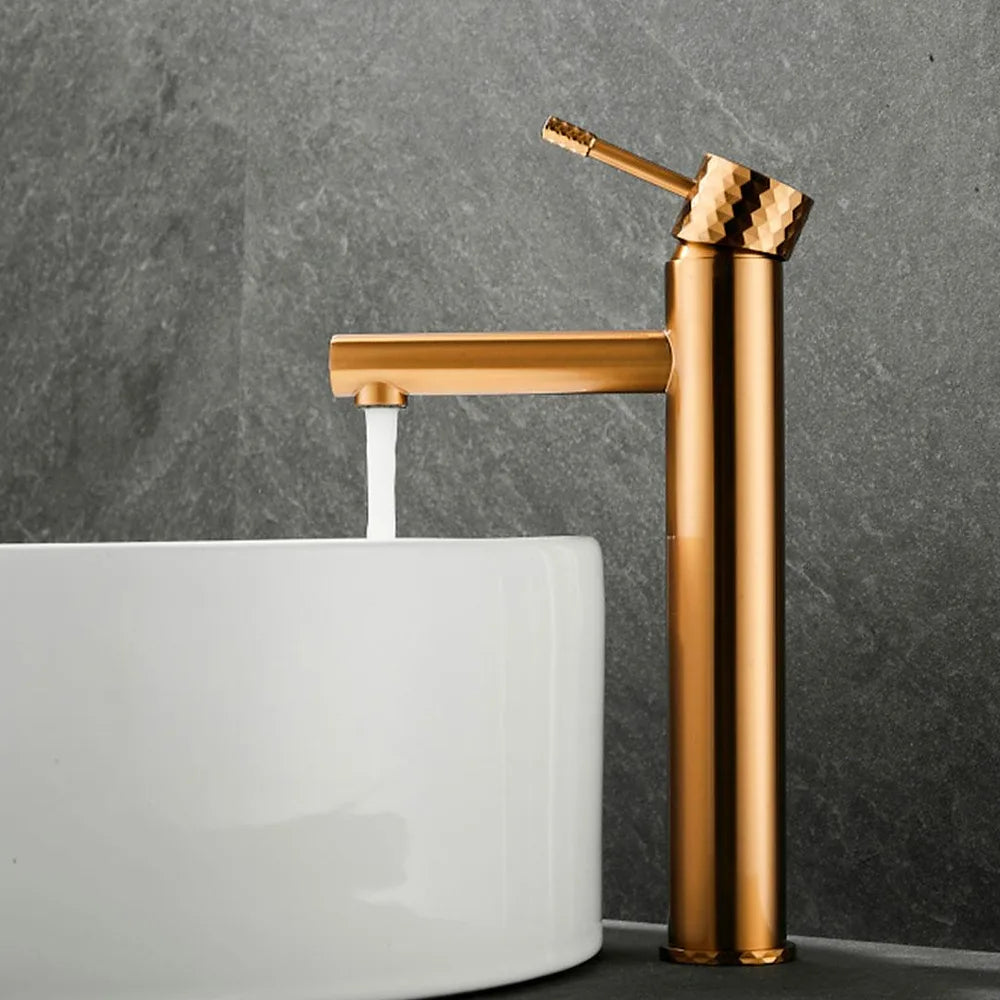 Plano o detalle técnico de Grifo de lavabo alto monomando para pica con maneta luxury en dorado cepillado Birim de  (vista 4)