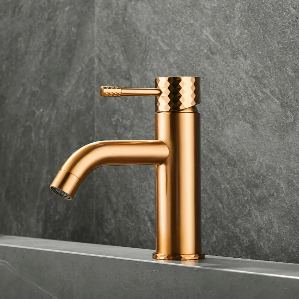 Plano o detalle técnico de Grifo de lavabo monomando con maneta luxury en dorado cepillado Oda de Valaz (vista 4)