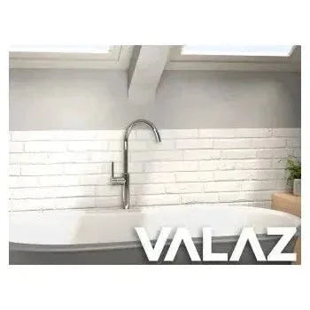 Vista principal de Grifo para bañera exento giratorio con llave monomando fabricado con latón de acabado cromado Ebro de...